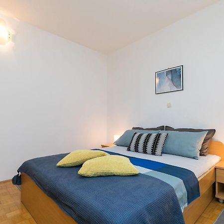 Holiday Appartment Tessa โปเรช ภายนอก รูปภาพ