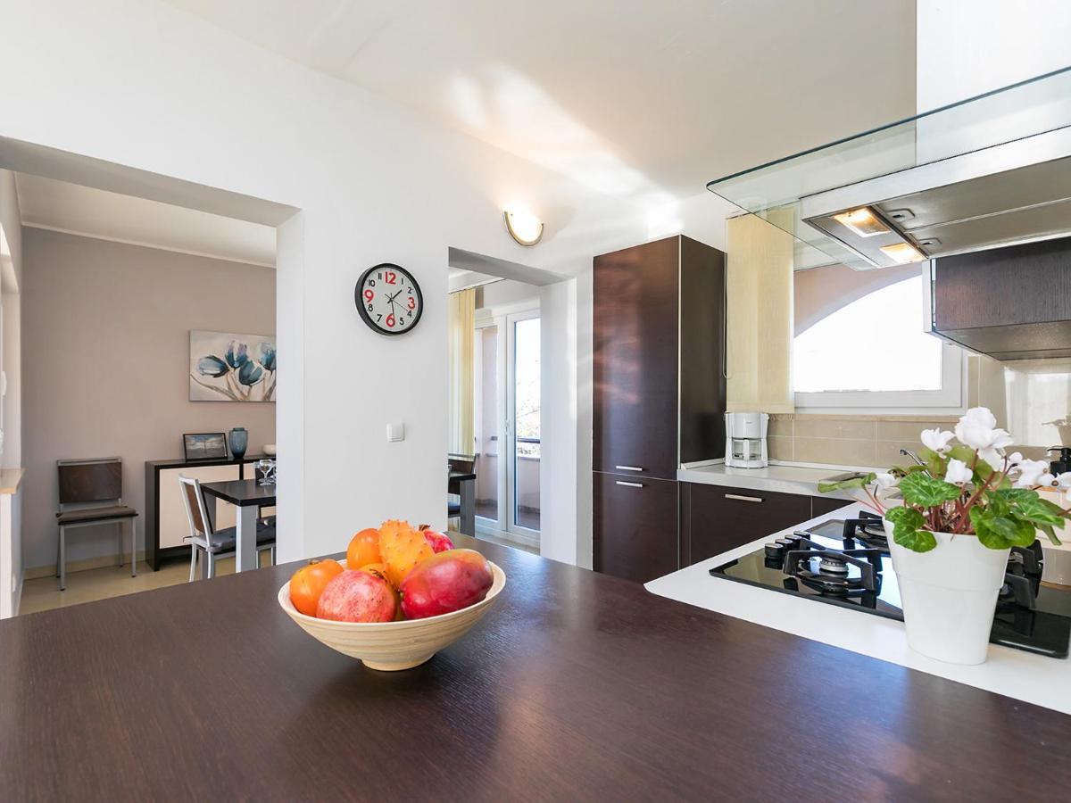 Holiday Appartment Tessa โปเรช ภายนอก รูปภาพ