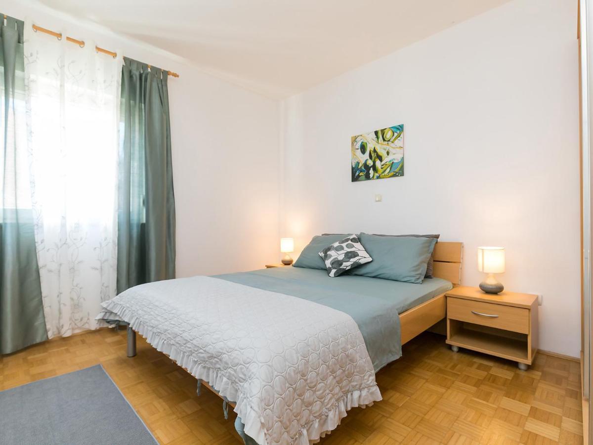 Holiday Appartment Tessa โปเรช ภายนอก รูปภาพ