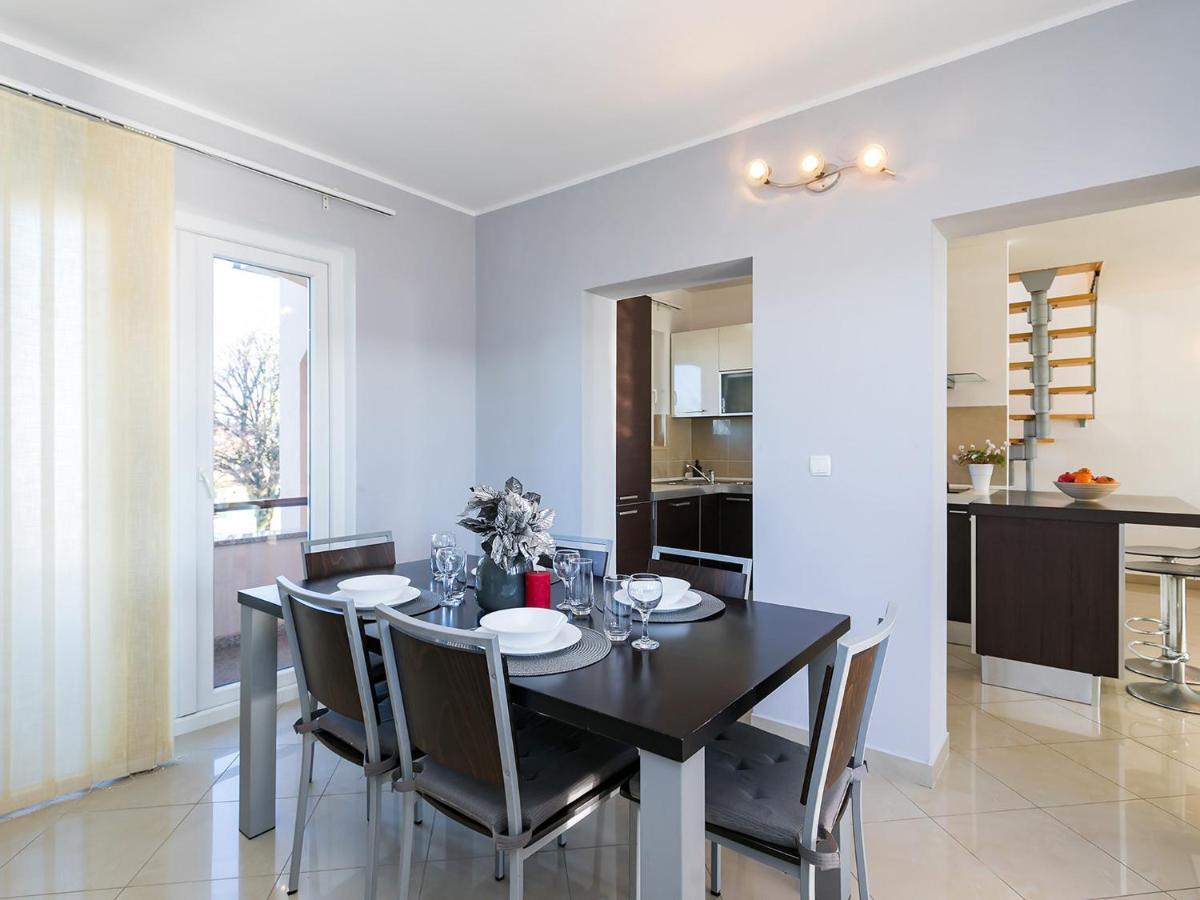 Holiday Appartment Tessa โปเรช ภายนอก รูปภาพ